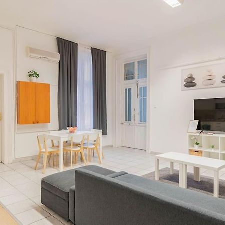Queen Erzsebet Apartment บูดาเปสต์ ภายนอก รูปภาพ
