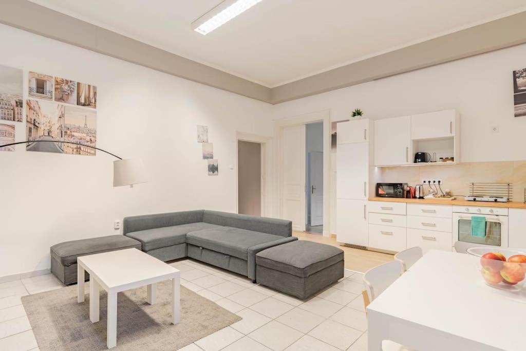 Queen Erzsebet Apartment บูดาเปสต์ ภายนอก รูปภาพ
