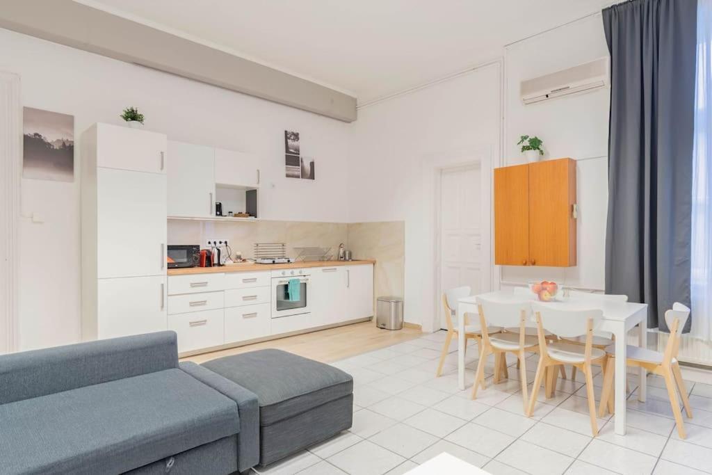 Queen Erzsebet Apartment บูดาเปสต์ ภายนอก รูปภาพ